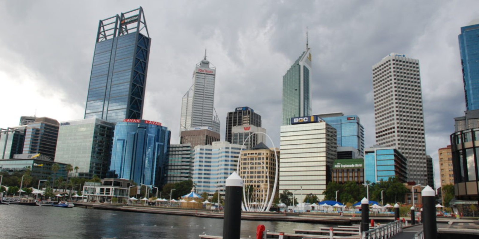 Perth, Australia is one of the most remote cities, at nearly 4,000km from almost every other nearest city! Learn why I think Perth should be on your list...