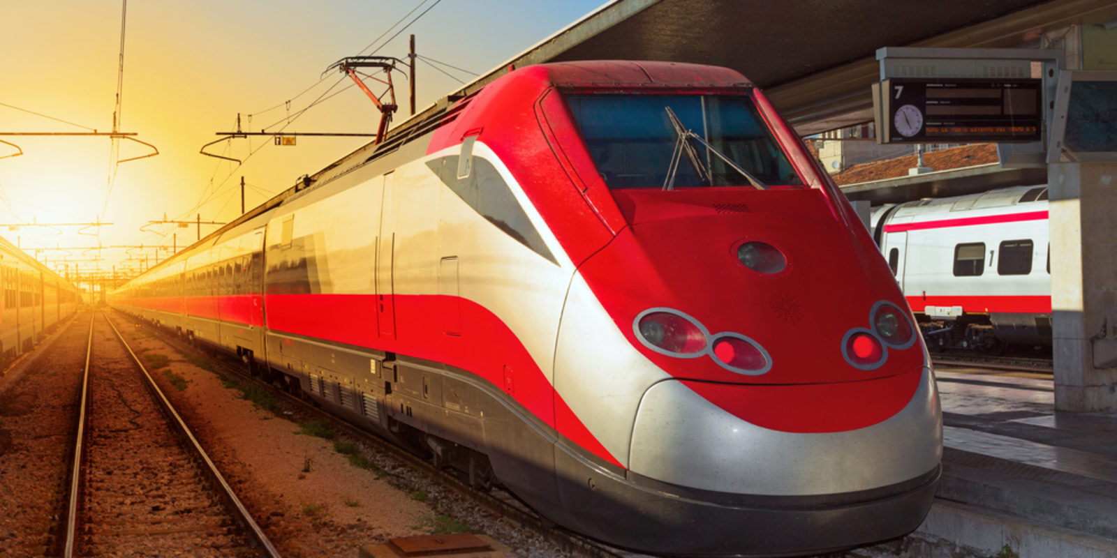 How easy is the Italian trains system to use, and can a traveller purchase tickets on the day they want to travel?